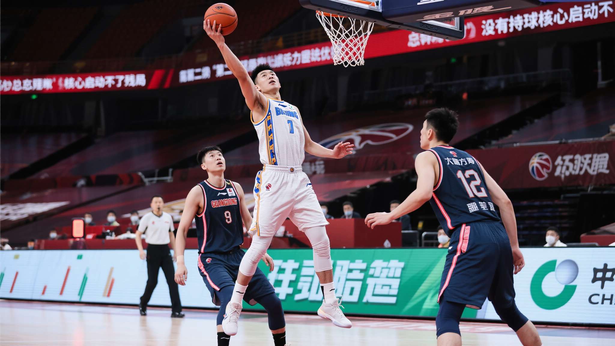 怎样缓解“没有持球核心启动不了残局”的顽疾？最根本还须加强青训基石培养及多元技战